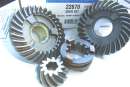 T 22670 Johnson outboard gears.jpg