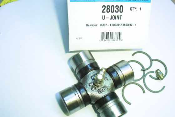 W 28030 Mercruiser U-joint.jpg